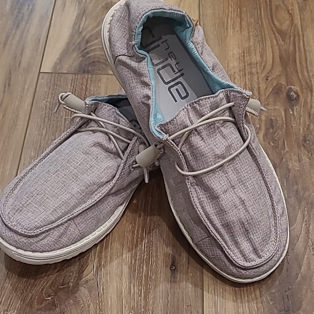 Hey Dude Cream Flats & Loafers
